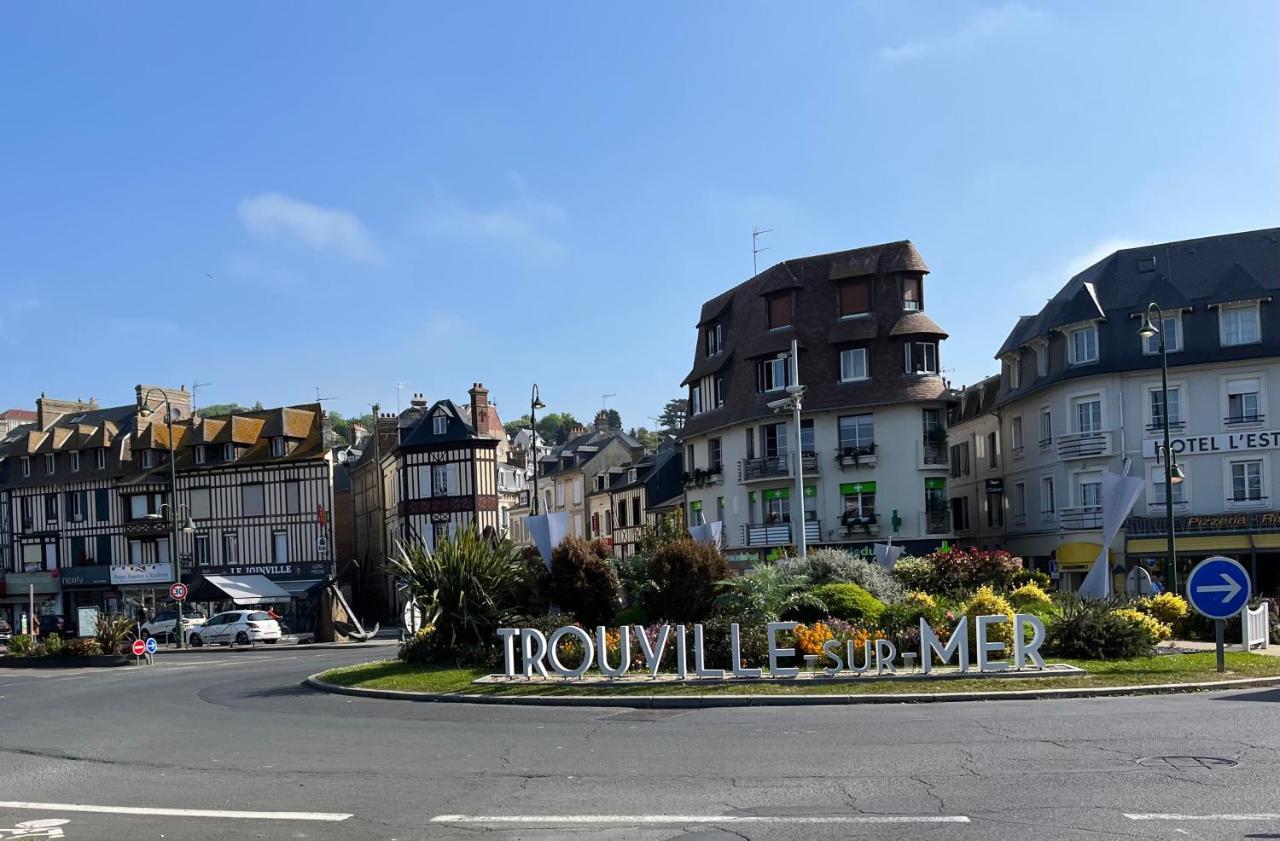 Hauteurs De Trouville - Studio Avec Terrasse Au Calme エクステリア 写真